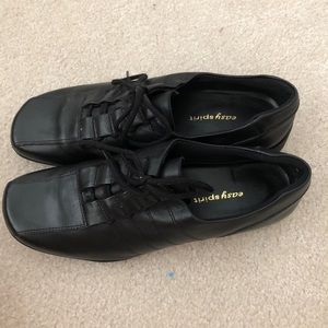 Very comfortable black shoes with support